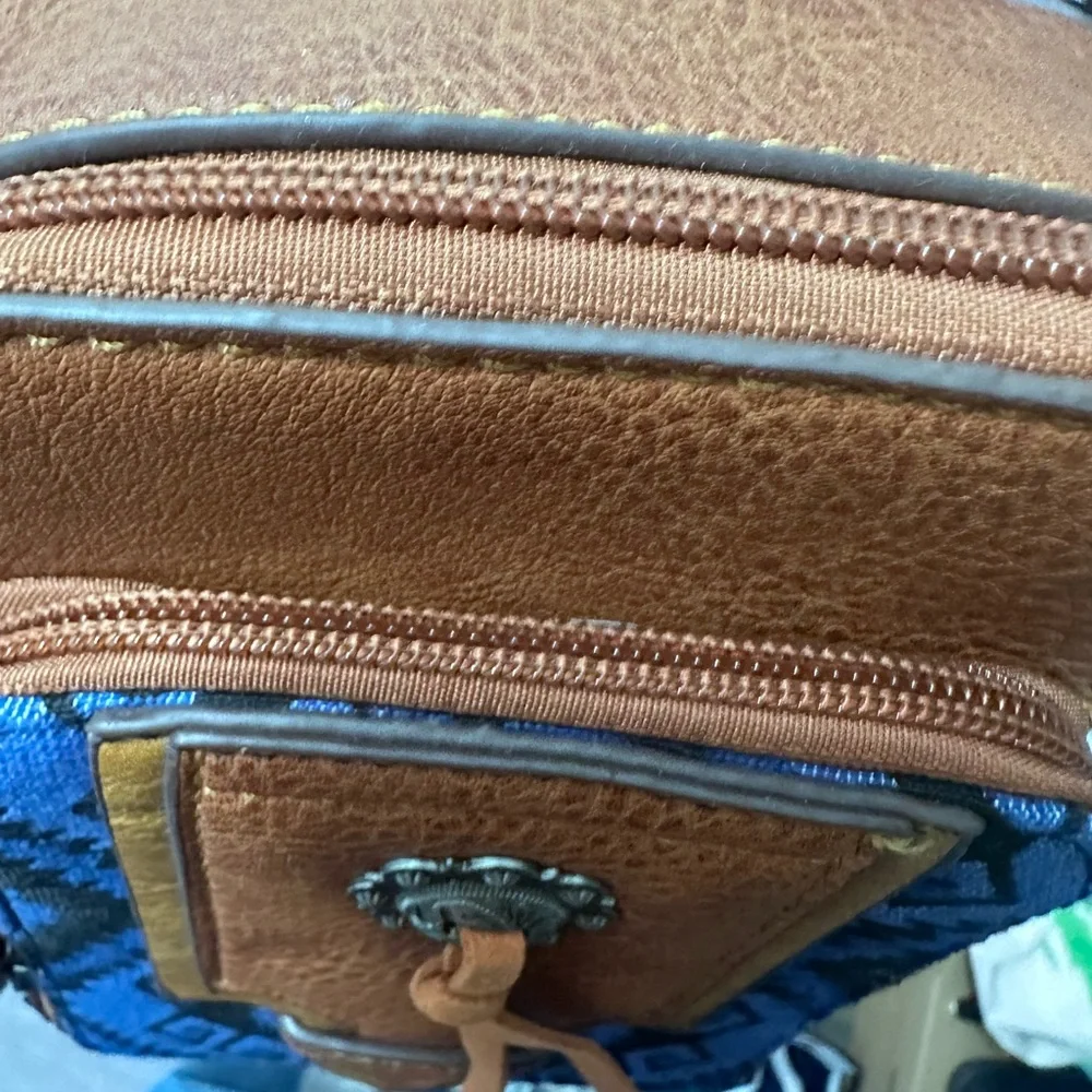 NWT Justin Boots Leather Crossbody Purse - Picture 6 of 9